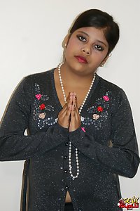 Indian Babe Rupali in black under garments