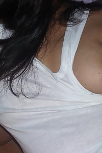 Porn Pics Busty Indian Babe Shahreen Showing Her Boobs