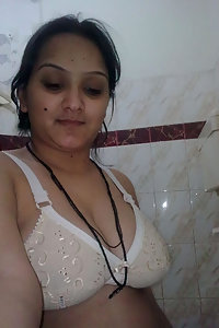 Indian college girl exposed by her boyfriend