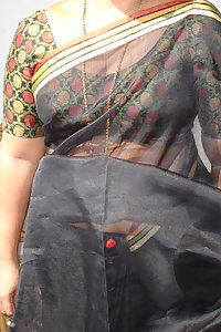 Indian Juicy Mature Aunty Aruna Saree Stripped Naked