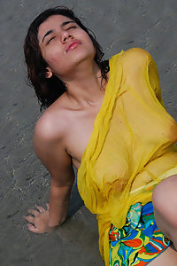 Porn Pics Indian Babe Saira Nude Enjoying On Beach