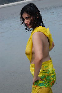 Porn Pics Indian Babe Saira Nude Enjoying On Beach