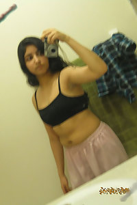 Porn Pics Indian Girl Seema In Pink Bra Pics Leaked