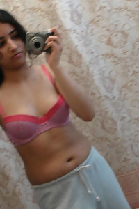 Porn Pics Indian Girl Seema In Pink Bra Pics Leaked