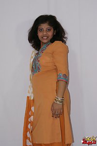 Indian Babe Rupali chaning her traditional indian outfits