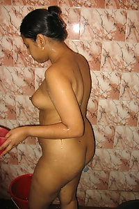 Porn Pics Modern Indian Girl Showing Her Nude Figure