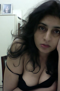 Hot sexy Indian on webcam naked