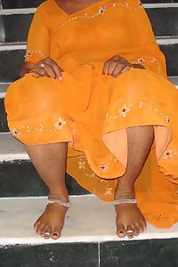 Indian Wife Samita Lal Showing Her Juicy Cunt