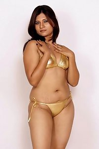Porn Pics Hot Indian Model Nikita In Golden Bikini