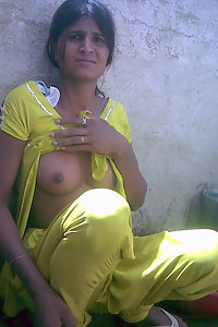 Indian girls posing naked on camera