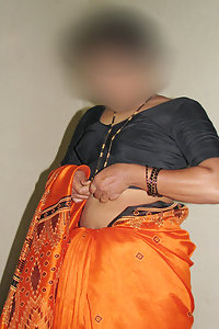Porn Pics Indian Housewife Seeta Orange Saree Naked