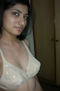 Porn Pics Sexy Indian Muslim Girl Taking Nude Selfies