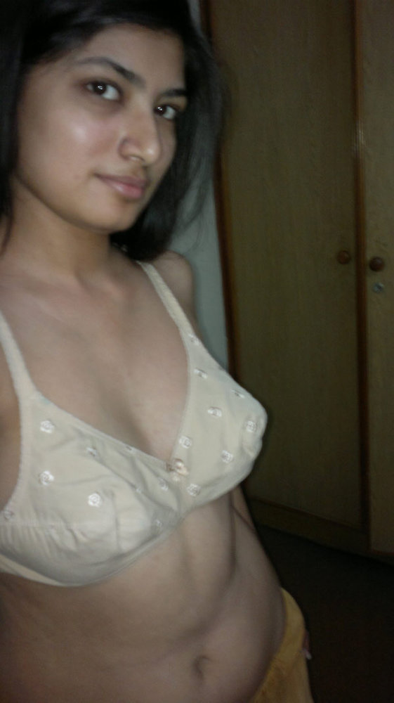 Muslim Indian Sexy Photo - Porn Pics Sexy Indian Muslim Girl Taking Nude Selfies - Indian Porn Photos
