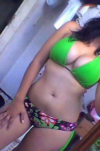 Pakistani university girls getting naughty