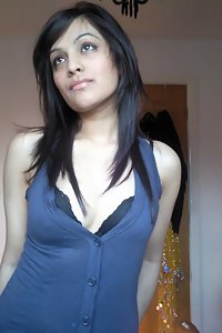 Porn Pics Stunning Babe Shilpa Blue Dress Stripping Nude