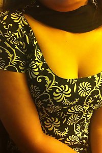 Porn Pics Hot Indian Girl Showing Cleavages And Tits