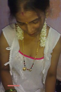 Karnataka Sexy Wife Tridhara White Saree Naked