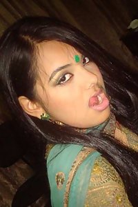 Sexy juicy Indian girl giving sexy poses before she gets naked