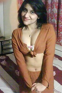 Porn Pics Indian Bhabhi Sona Saree Stripping Naked