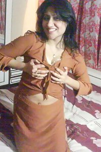 Porn Pics Indian Bhabhi Sona Saree Stripping Naked