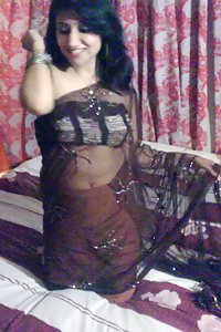 Porn Pics Indian Bhabhi Sona Saree Stripping Naked