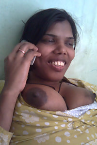 Indian Hot GF posing naked on camera