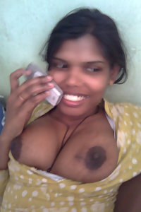 Indian Hot GF posing naked on camera