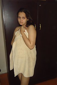 Horny Indian Wife Sonia Showing Her Milky Boobs