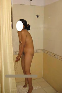 Indian Erotic Bhabhi Afsheen Naked Pics Leaked