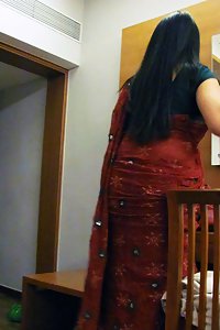 Porn Pics Sexy Indian Bhabhi Showing Her Hot Figure