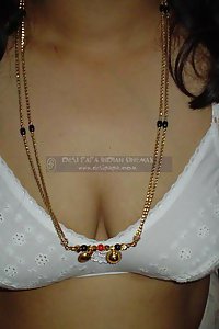 Married Indian Aunty Posing Nude Pics Leaked