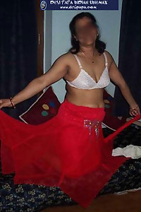 Porn Pics Indian Bhabhi Sonia Sexy Ass Show