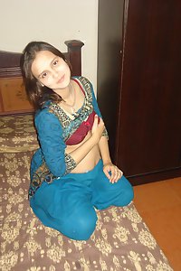 Pregnant Indian Wife Sonia XXX Porn Pictures