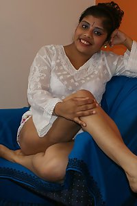 Indian Babe Rupali enjoying with big pink dildo