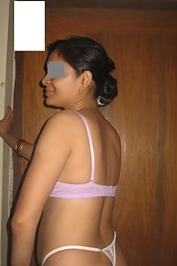 Porn Pics Paki Indian Babe Nazia Naked At Poolside