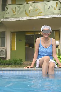 Porn Pics Paki Indian Babe Nazia Naked At Poolside