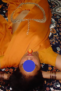 Porn Pics Mature Indian Bhabhi Orange Saree Stripped Naked