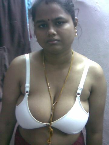 Aunty Boobs In Bra - Porn Pics Indian Big Boob Shy Aunty Nude Pics - Indian Porn Photos