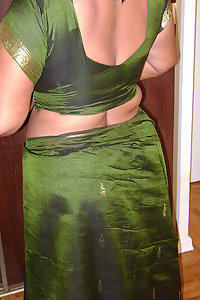 Porn Pics Hot Indian Bhabhi Ekantika Cleavage Exposed