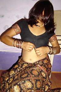 Porn Pics Sexy Indian Bhabhi Rani Saree Stripped Nude