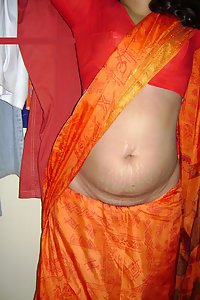 Busty Amateur Indian Aunty Seeta To Show Her Big Melons