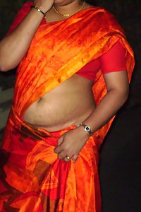 Busty Amateur Indian Aunty Seeta To Show Her Big Melons