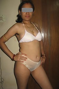 Porn Pics Homely Indian Housewife Zimran Sexy Lingeries