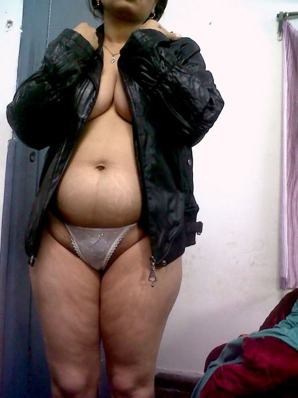 Big boob indan wife naked - Indian Porn Photos