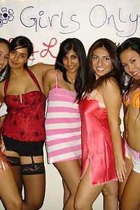 Indian girls posing naked on camera