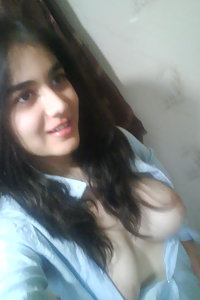 Porn Pics Sexy Indian Babe Exposing Her Milky Boobs