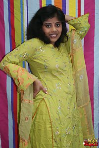 Indian Babe Rupali in green shalwar suit