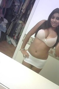 Porn Pics Busty Babe Karina Posing Hot On Camera