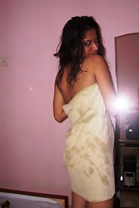 Porn Pics Hot Indian Girl Nude Pics After Shower