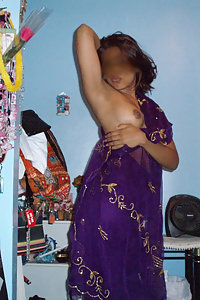 Delicious Pakistani girls naked in lounge